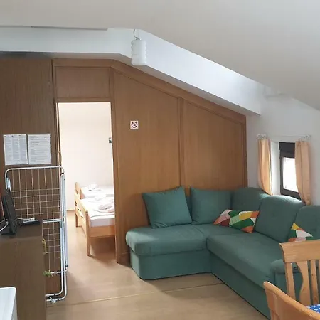 Apartmaji Delfincek Izola